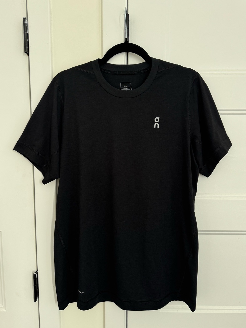 On Running Activ-T On Cloud Women’s Short Sleeve Athletic / Gym Active Tee